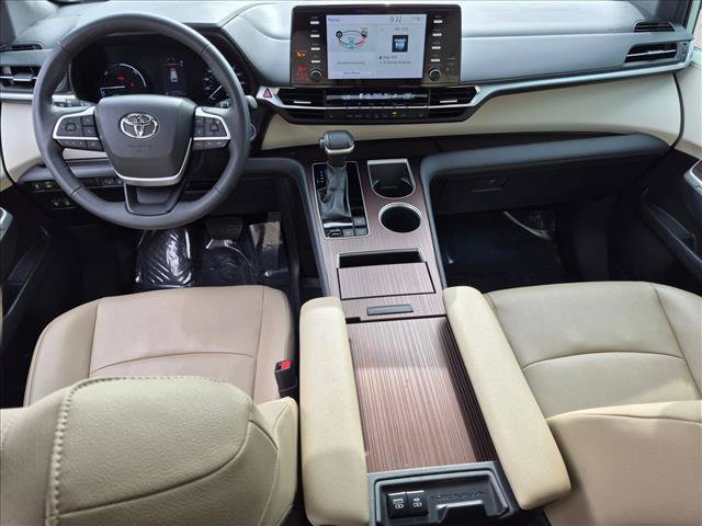 Certified 2024 Toyota Sienna XLE FWD image 20