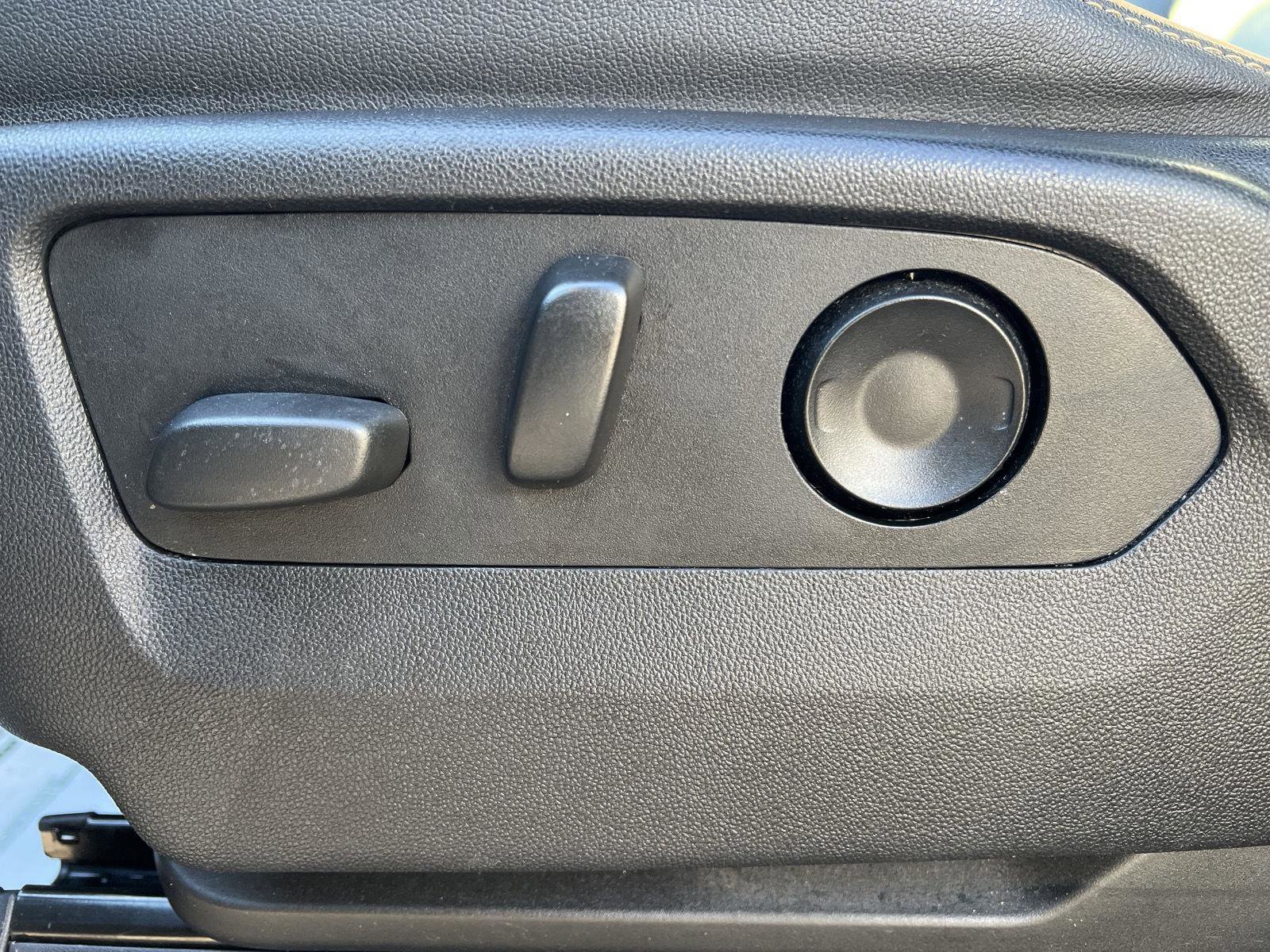 Used 2022 GMC Yukon AT4 image 19