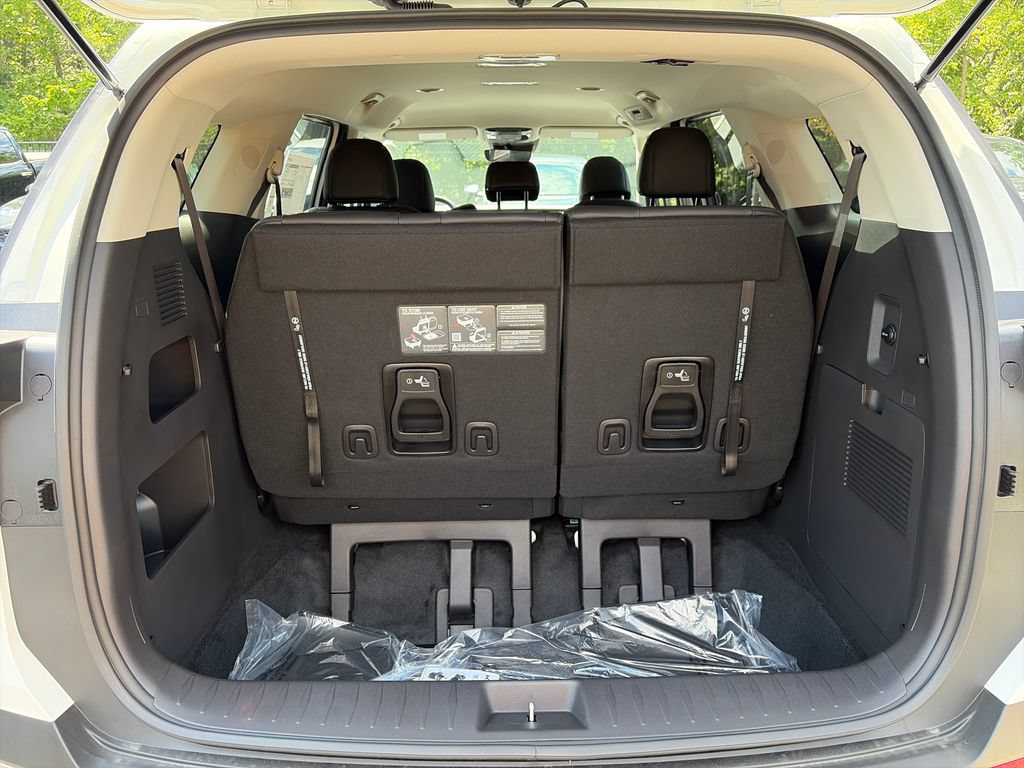 New 2027 Kia Carnival FWD image 7
