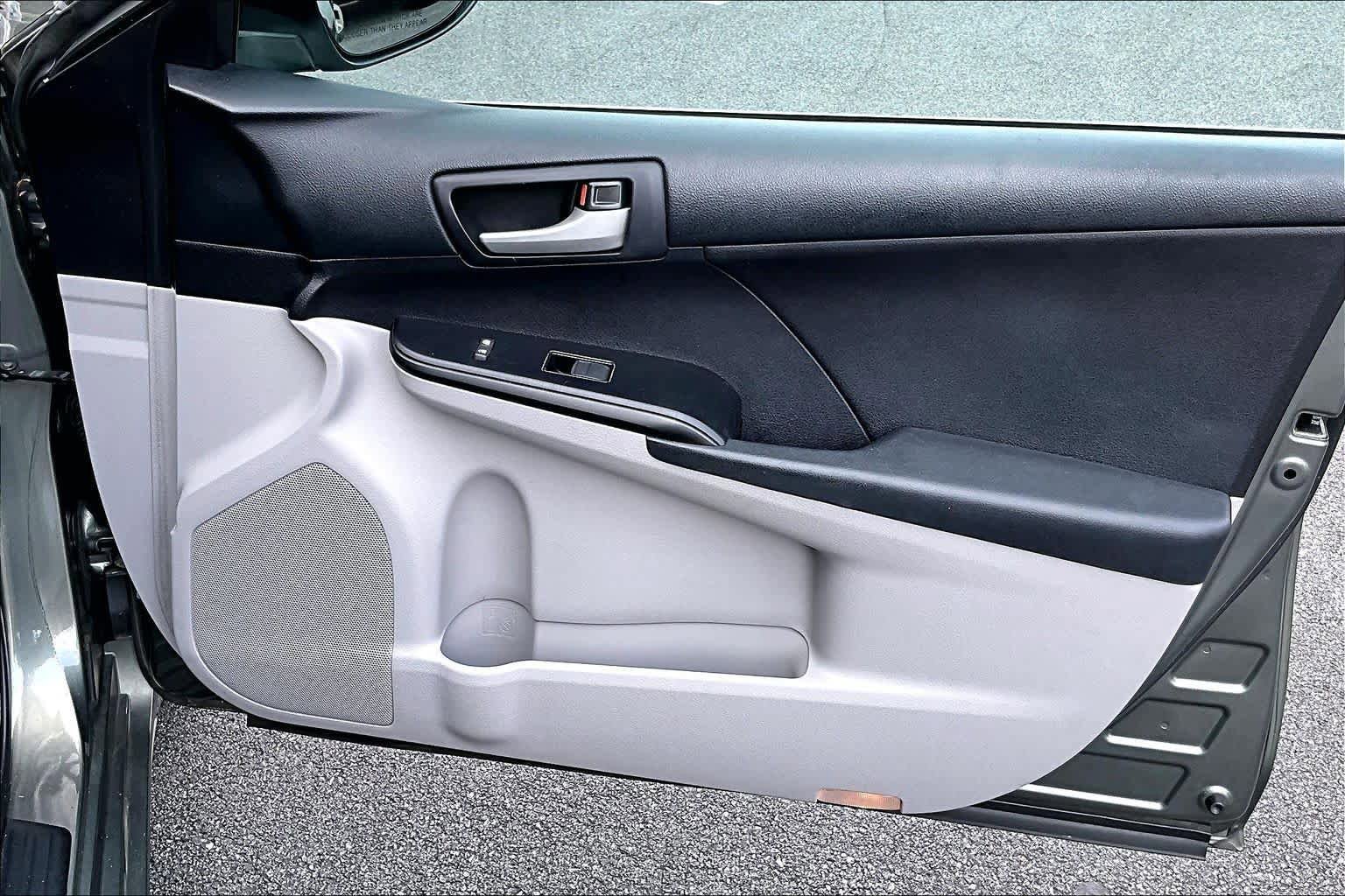 Used 2012 Toyota Camry LE FWD image 21