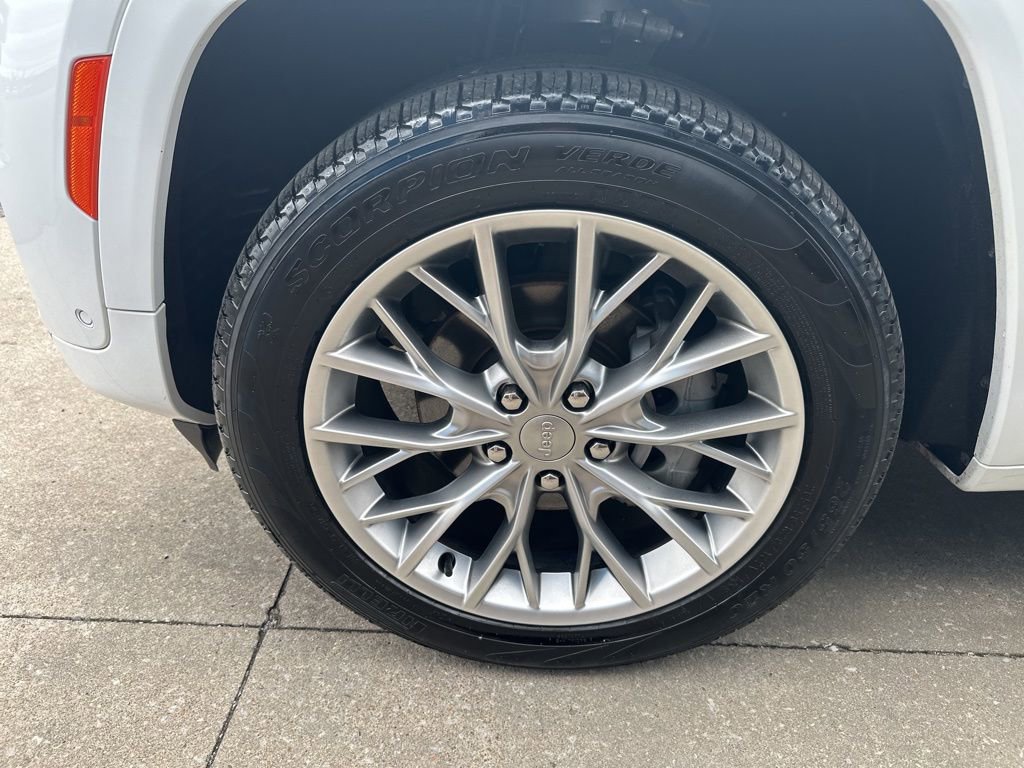 Used 2024 Jeep Grand Cherokee Summit image 6