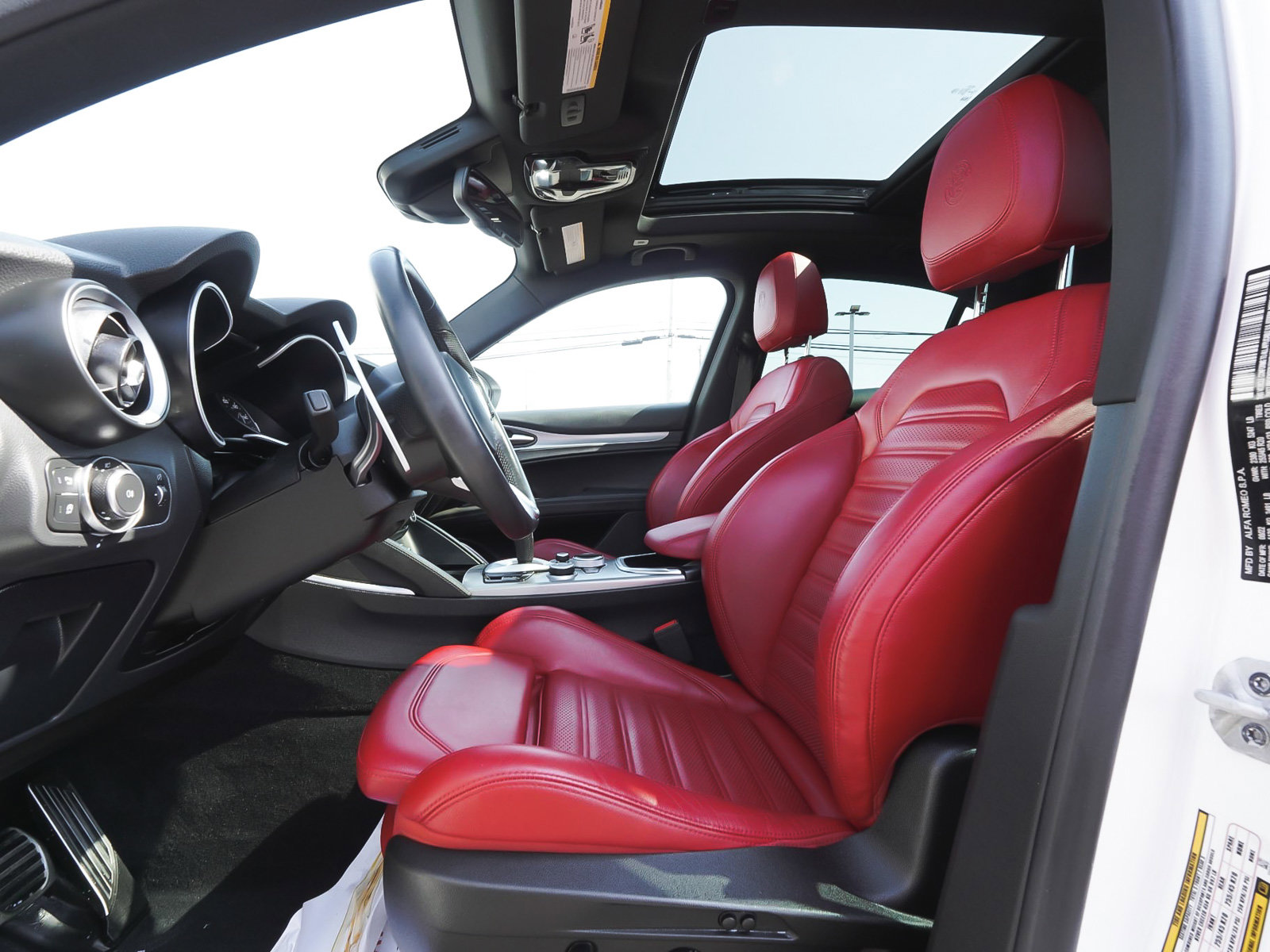 Used 2023 Alfa Romeo Stelvio Veloce image 31