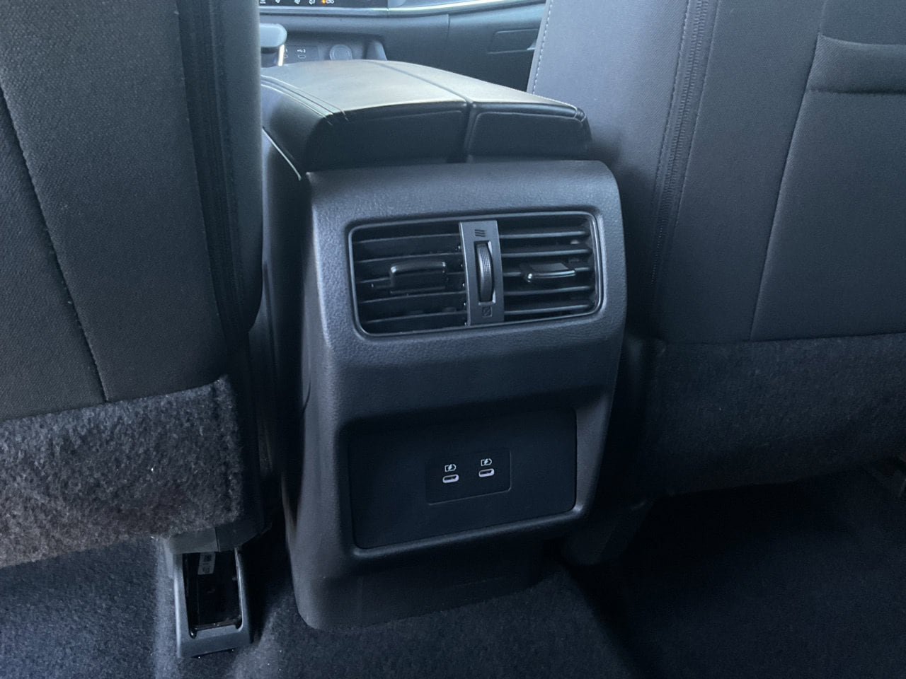 Used 2025 Nissan Rogue SV FWD image 9