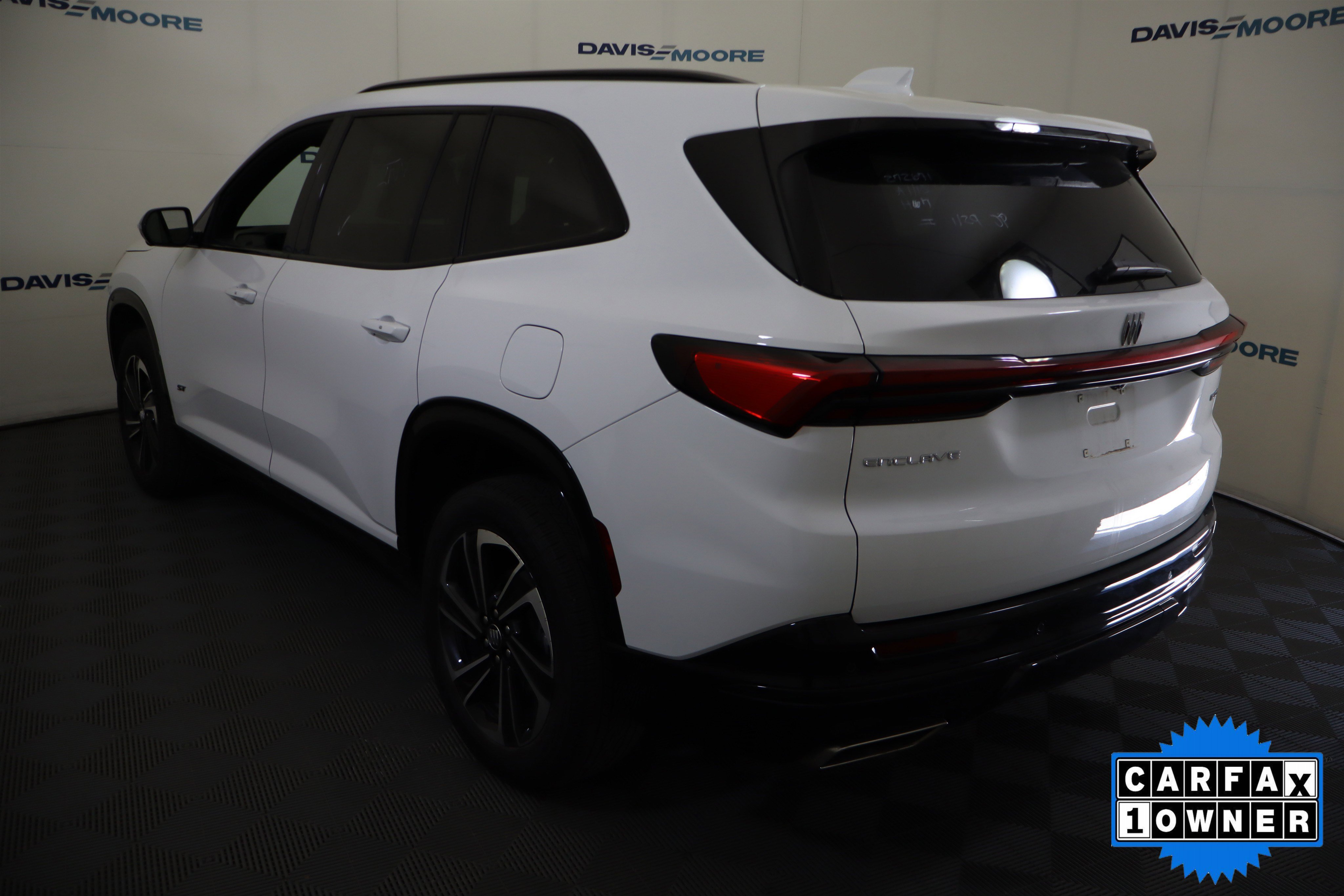 Used 2025 Buick Enclave Sport Touring image 10