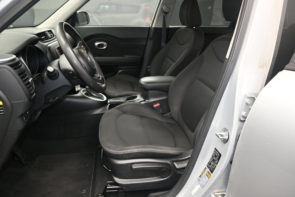 Used 2015 Kia Soul FWD image 16