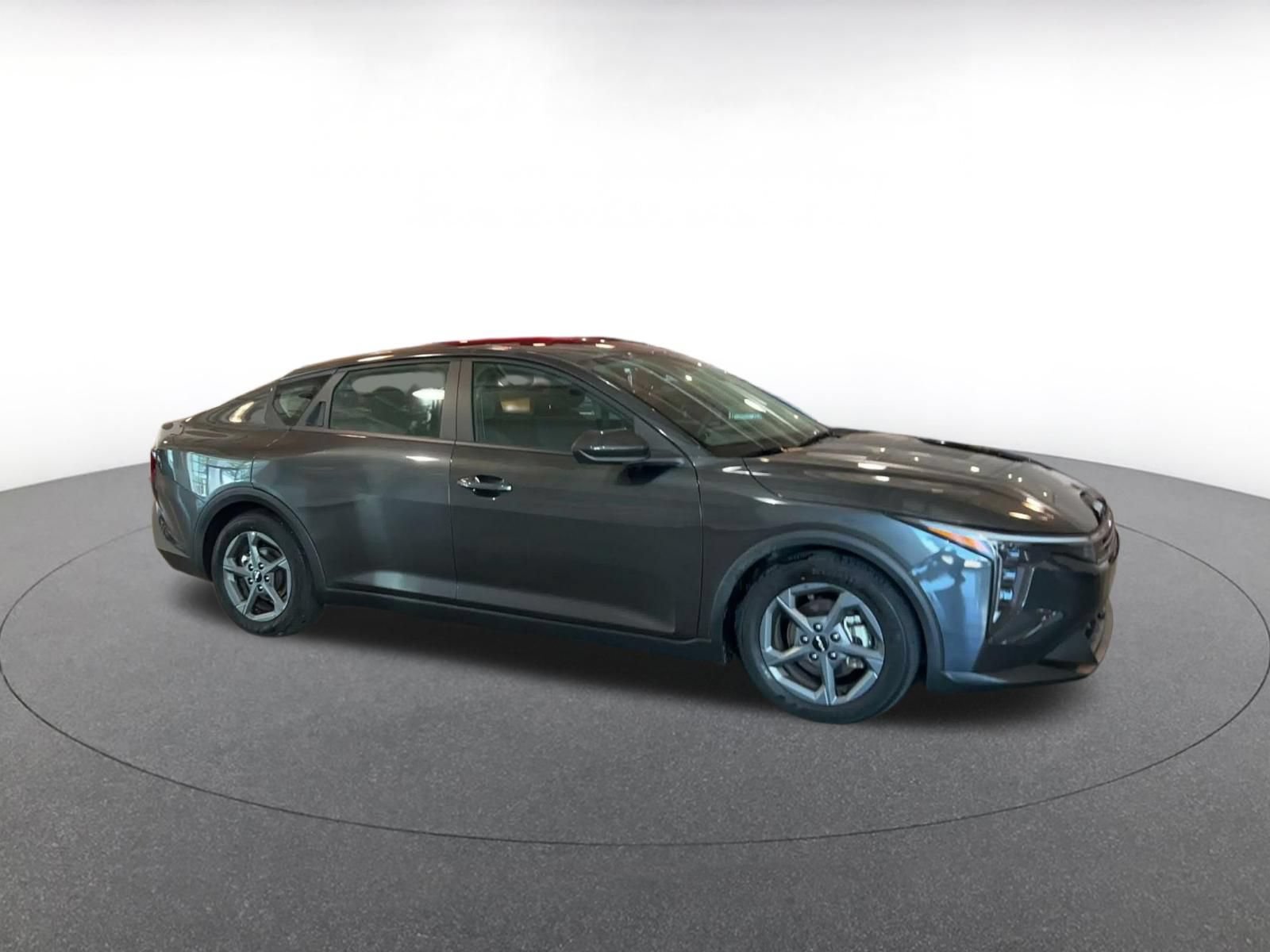 Used 2025 Kia K4 FWD image 2