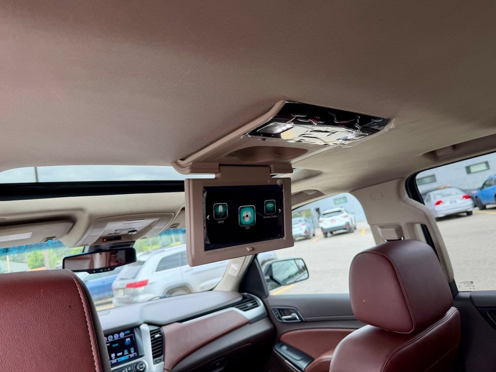 Used 2020 Chevrolet Suburban Premier AWD/4WD image 24