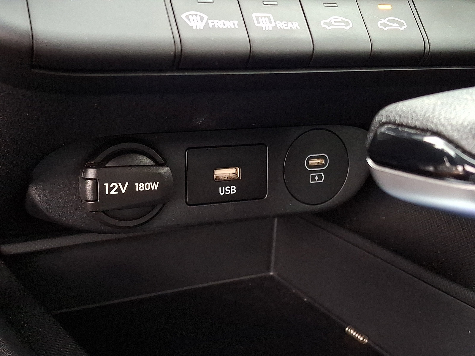 Certified 2024 Hyundai Elantra SEL FWD image 18