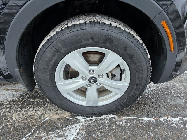 Used 2021 Kia Sorento LX image 12