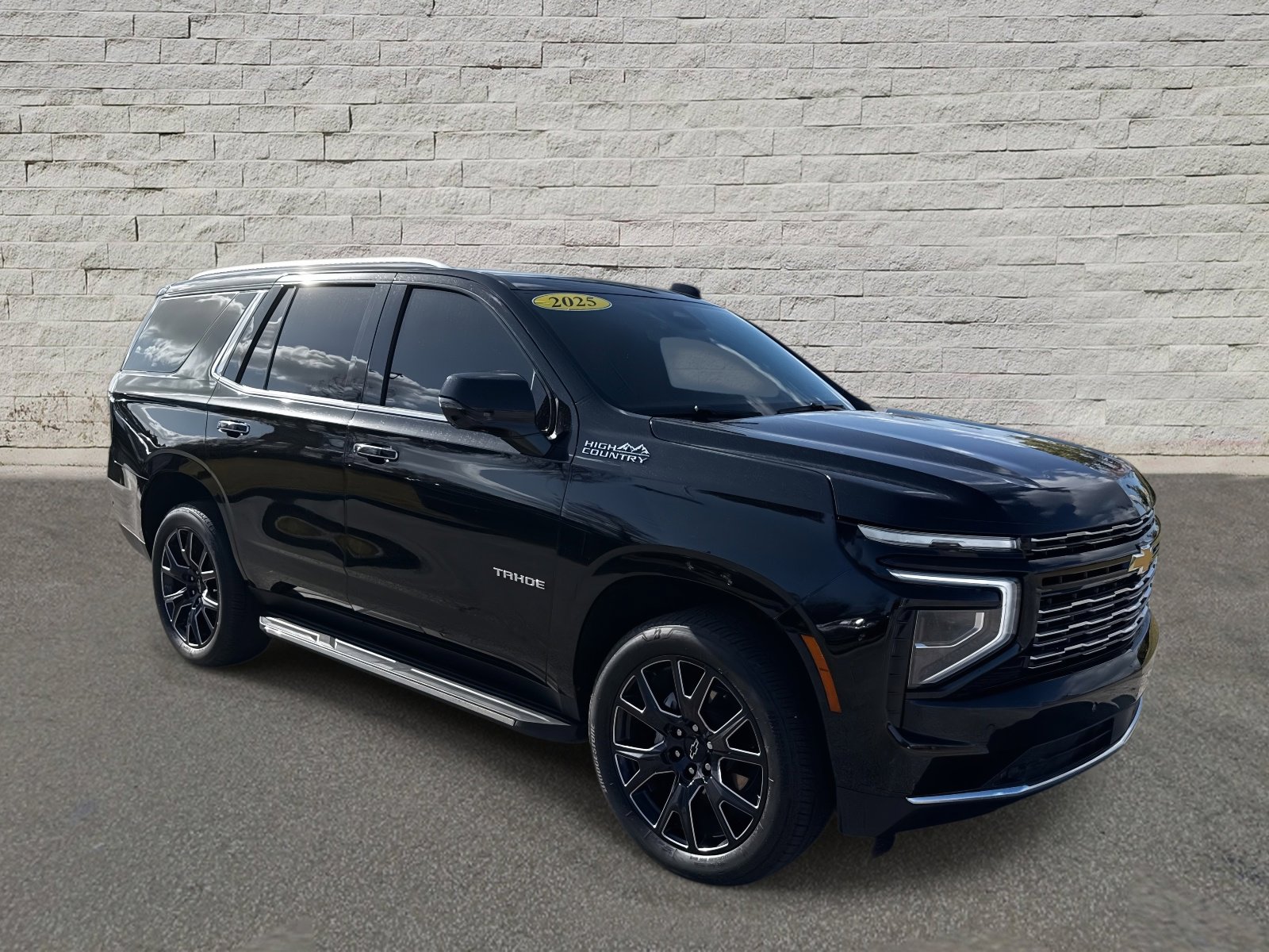 Used 2025 Chevrolet Tahoe High Country image 3