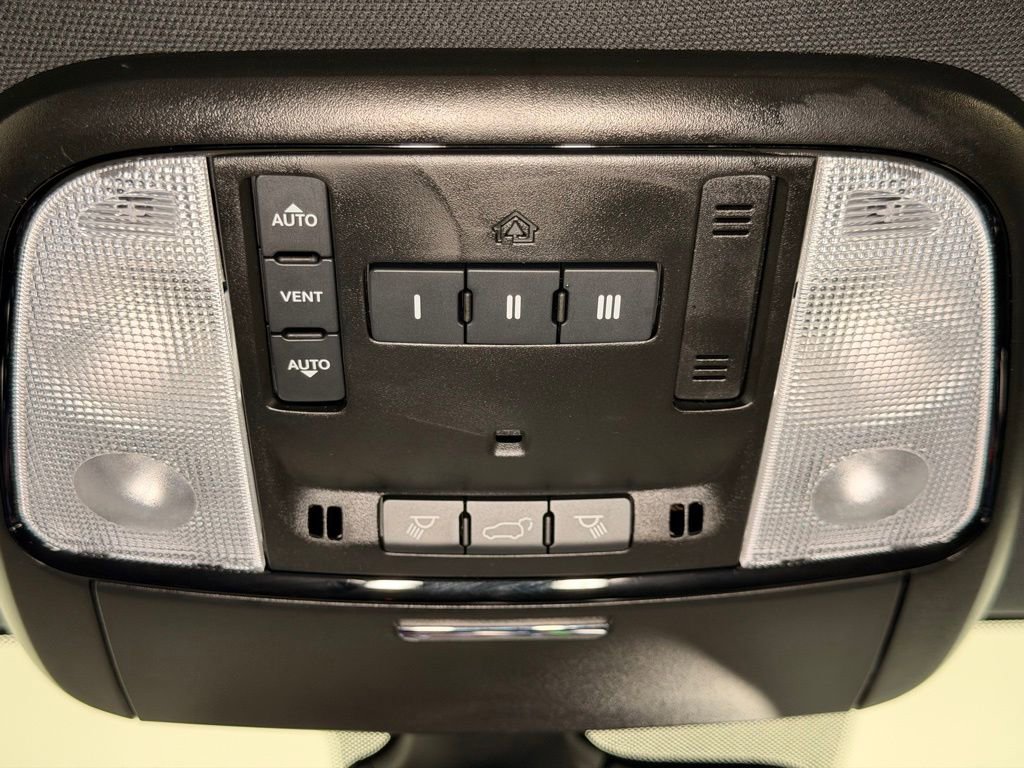 Used 2025 Dodge Durango GT AWD/4WD image 15