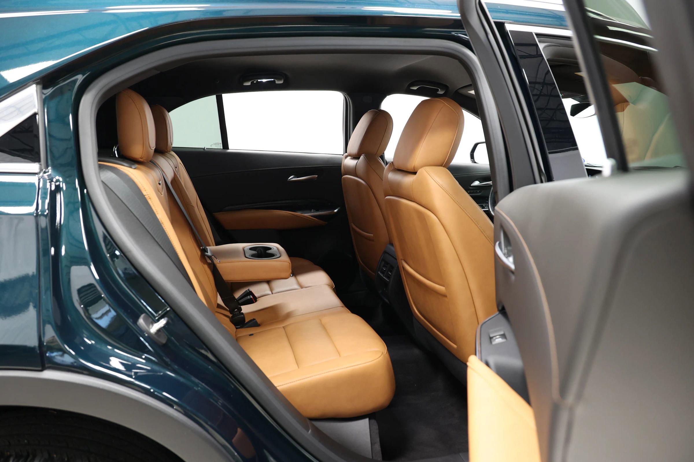 Used 2024 Cadillac XT4 Premium Luxury image 58