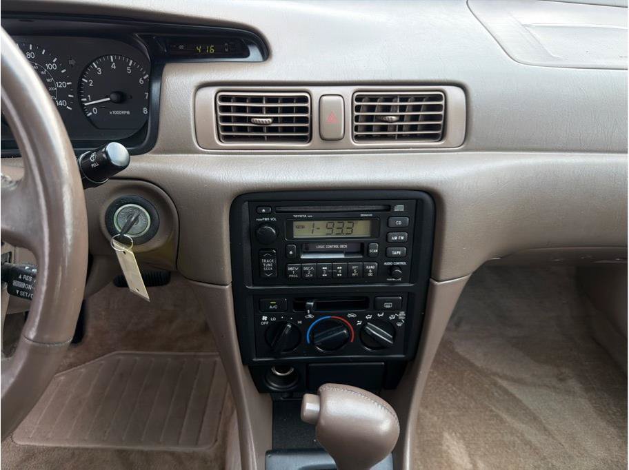 Used 1999 Toyota Camry LE w/ Appearance Pkg + VP FWD image 17