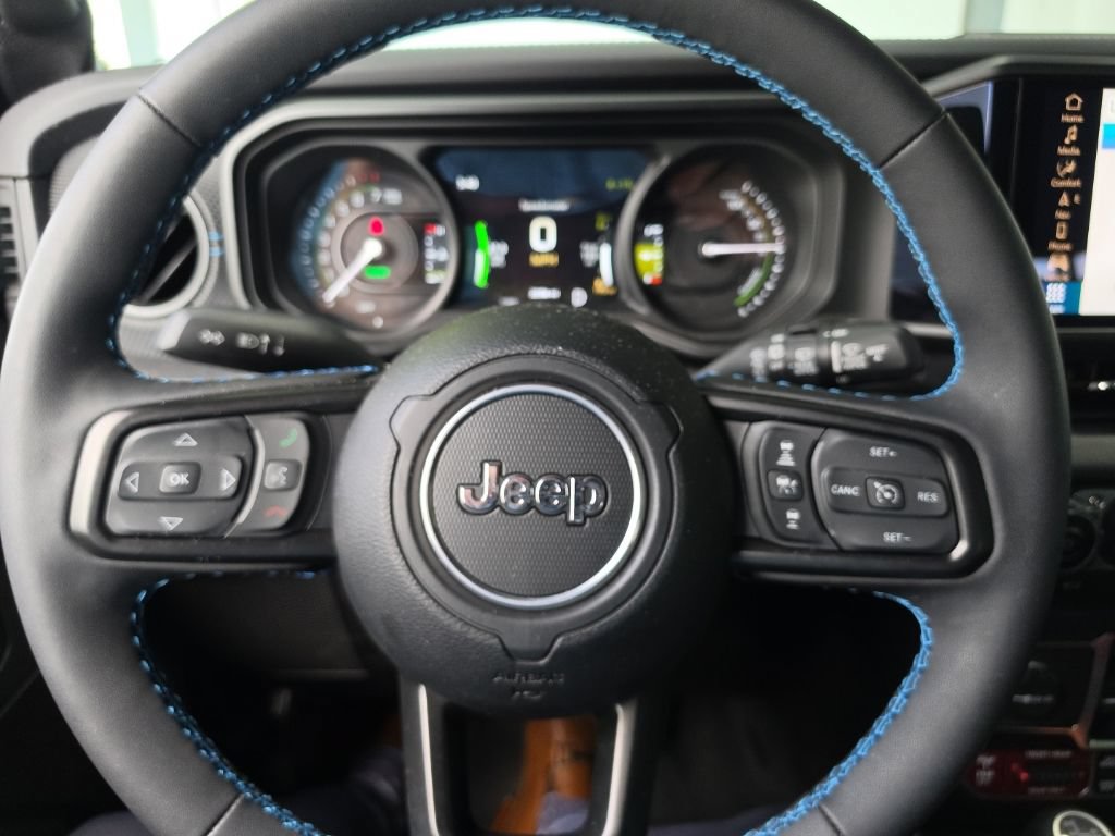 Used 2024 Jeep Wrangler Unlimited Rubicon 4xe AWD/4WD image 9