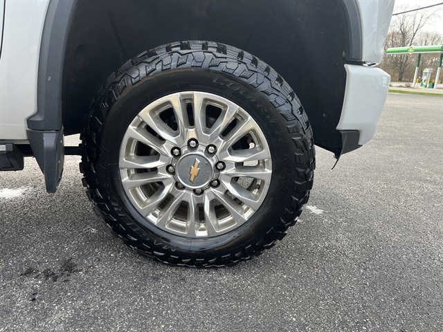Used 2021 Chevrolet Silverado 2500 High Country w/ Z71 Off-Road Package AWD/4WD image 5