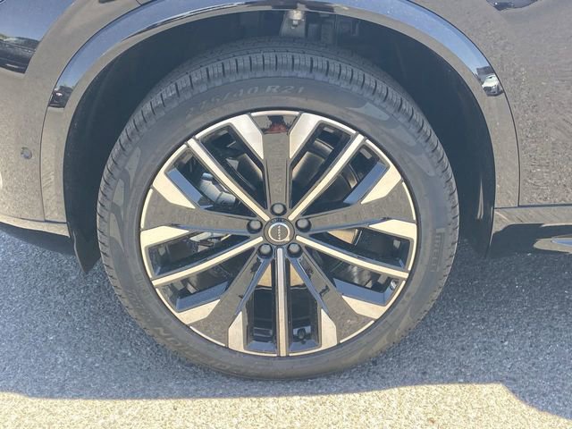 Used 2025 Volvo XC90 B6 Plus w/ Protection Package image 10