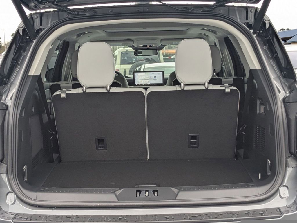 New 2026 Ford Explorer Platinum w/ LUX Leather Package image 12