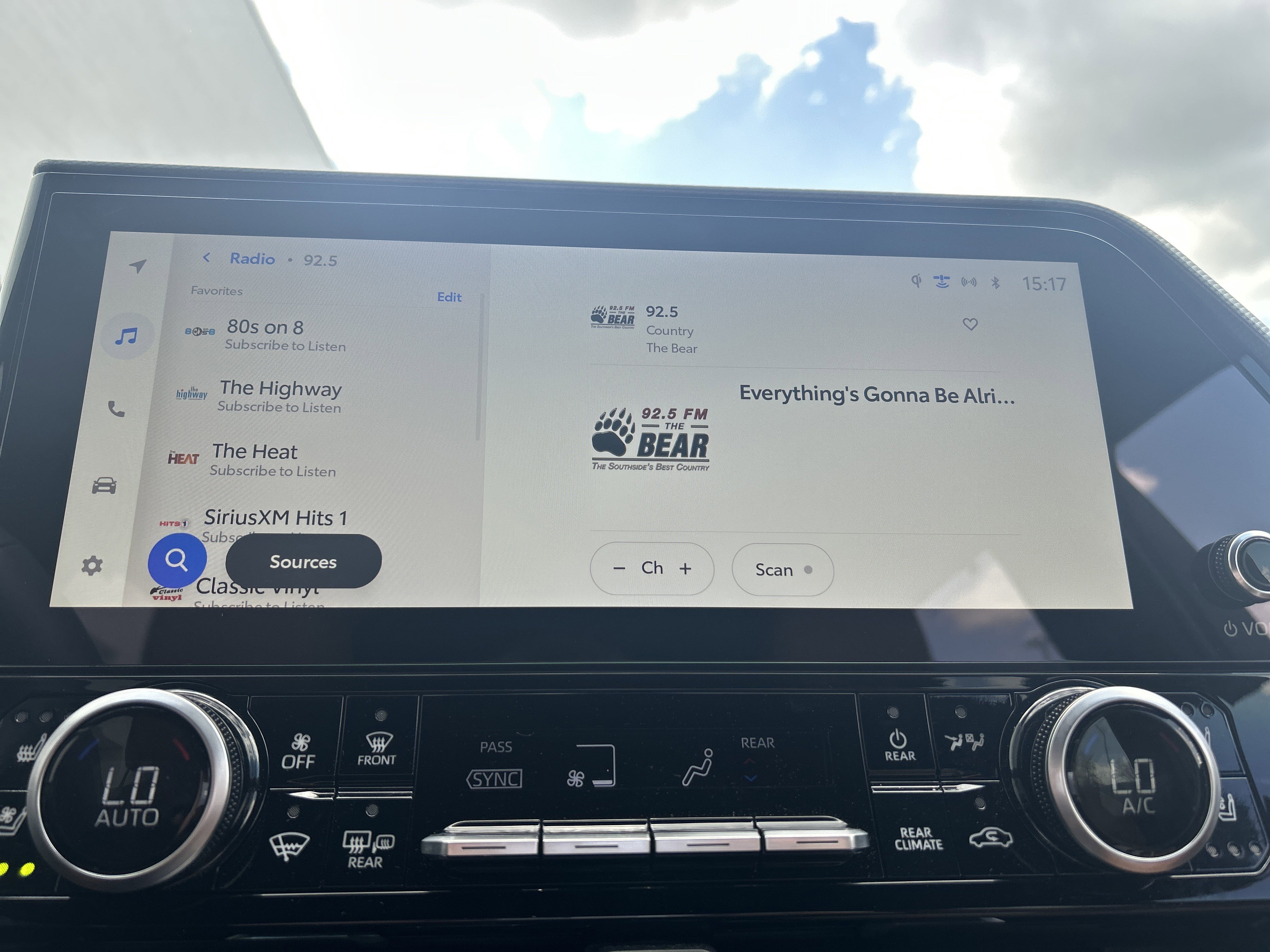 Used 2025 Toyota Highlander Platinum image 13