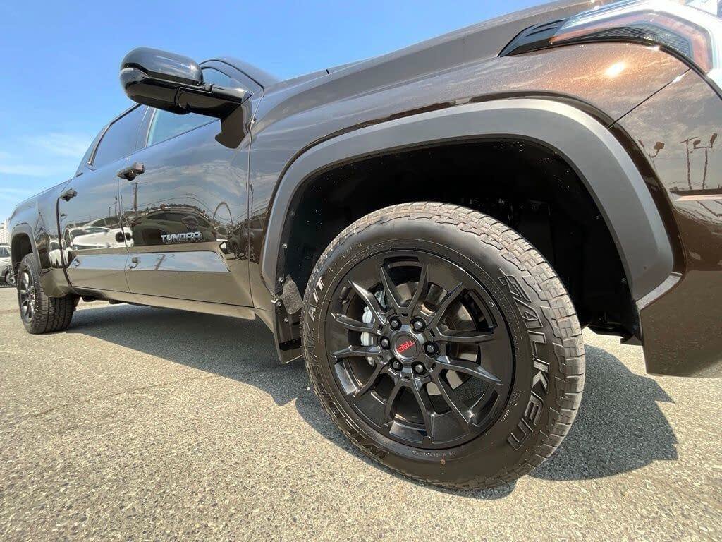 Used 2025 Toyota Tundra Limited w/ TRD Off-Road Package AWD/4WD image 10