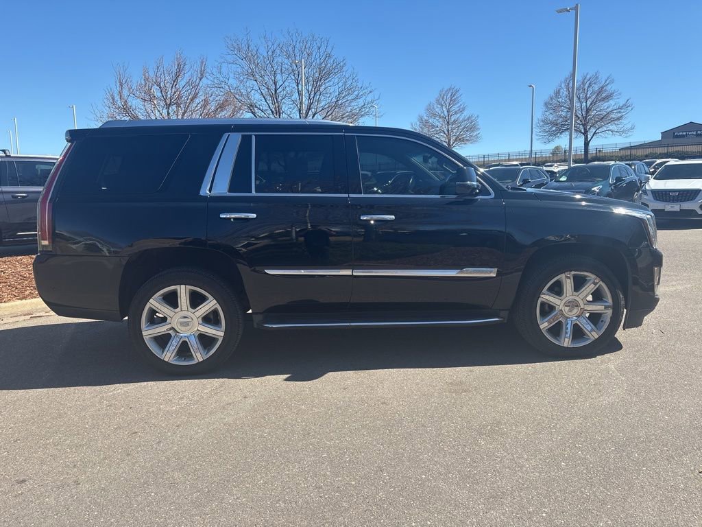 Used 2017 Cadillac Escalade Luxury image 6