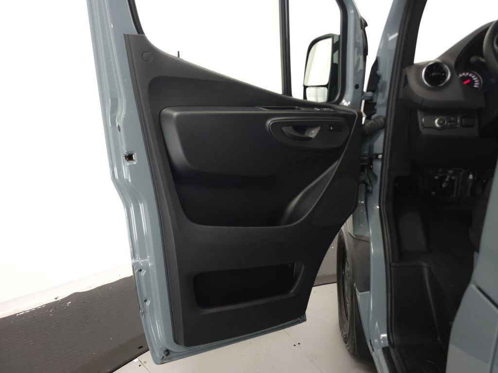 Used 2026 Mercedes-Benz Sprinter 2500 image 5