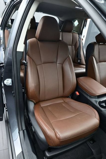 Used 2023 Subaru Outback Touring AWD/4WD image 15