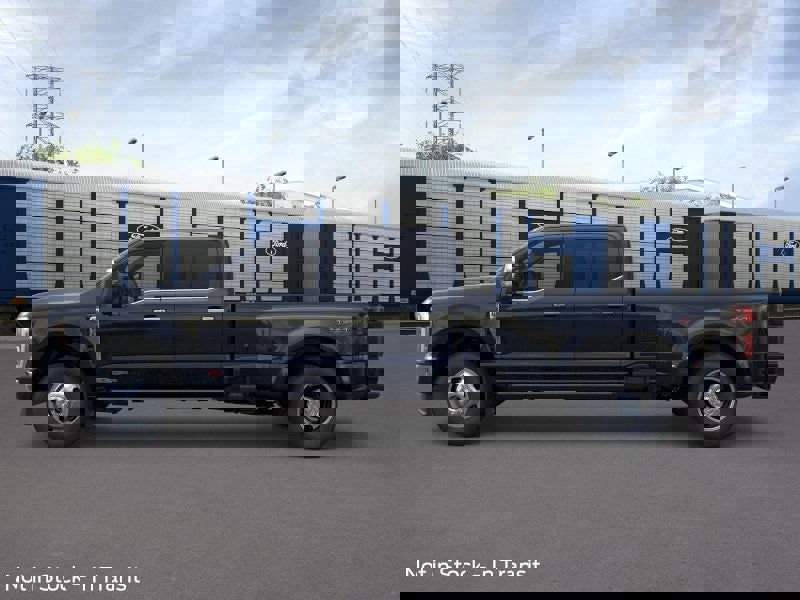 New 2026 Ford F350 4x4 Crew Cab DRW Super Duty image 2