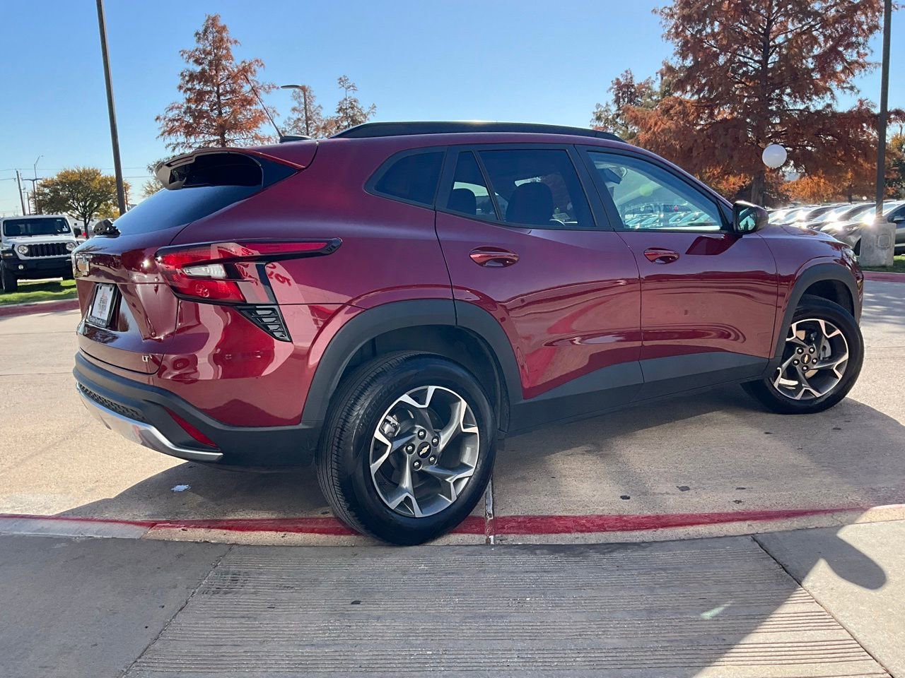 Used 2025 Chevrolet Trax LT image 6