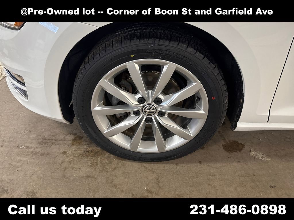 Used 2016 Volkswagen Golf S FWD image 10