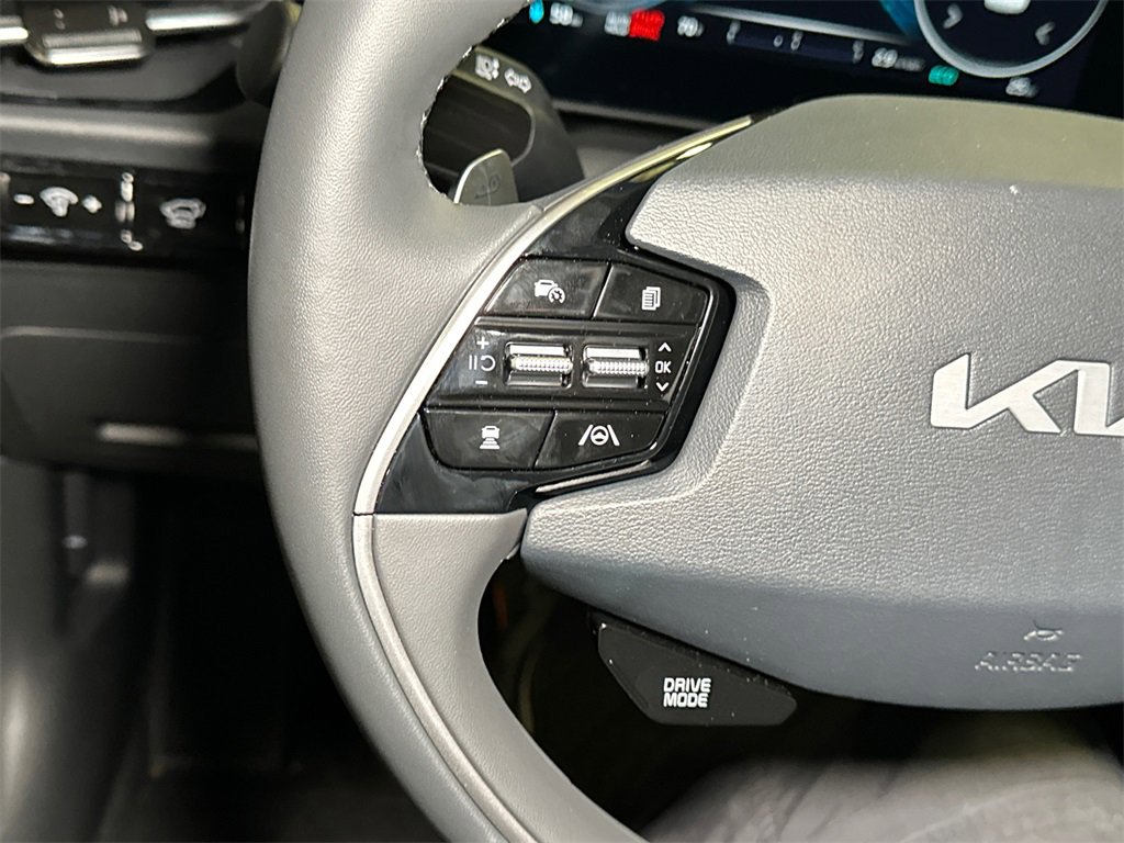 New 2025 Kia Niro Wind image 23