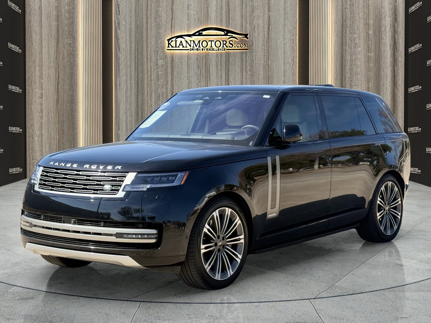 Used 2023 Land Rover Range Rover Long Wheelbase Autobiography image 6