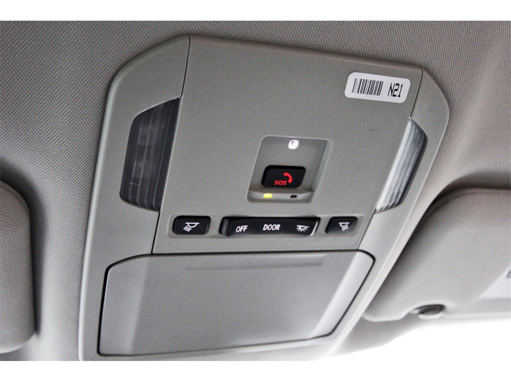 Used 2024 Toyota Highlander XLE image 25