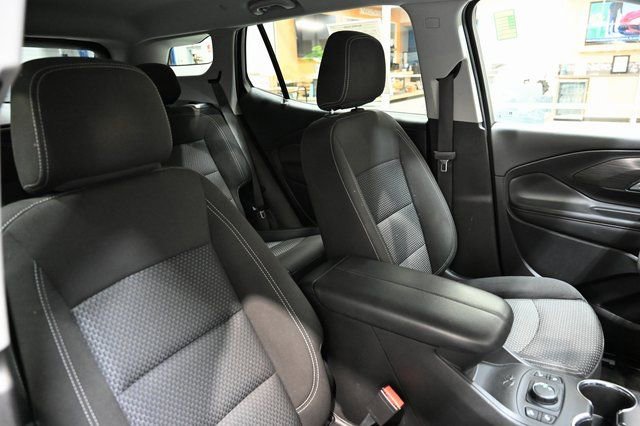 Used 2022 GMC Terrain SLE w/ Driver Convenience Package image 8