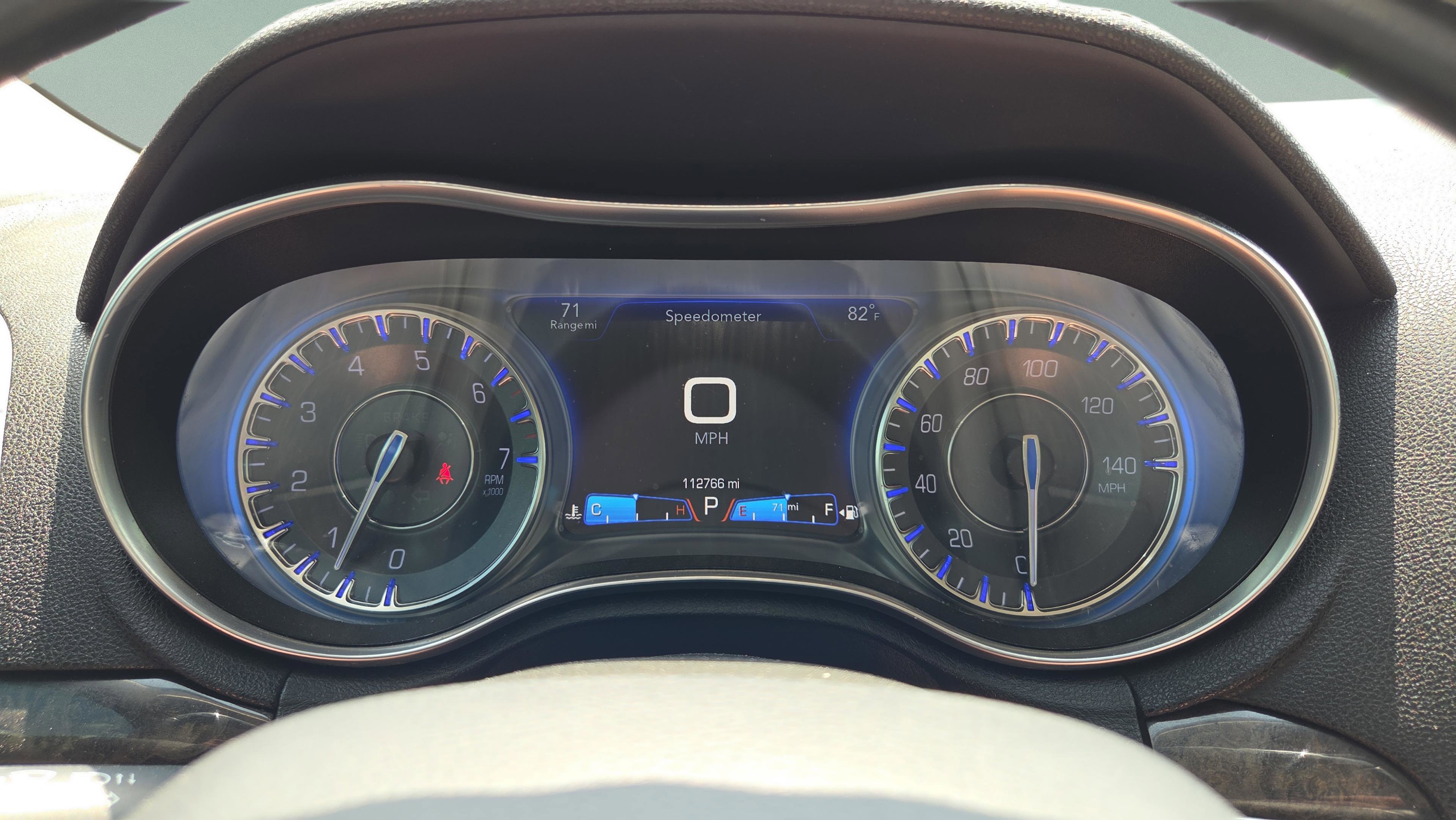 Used 2018 Chrysler 300 Limited image 27