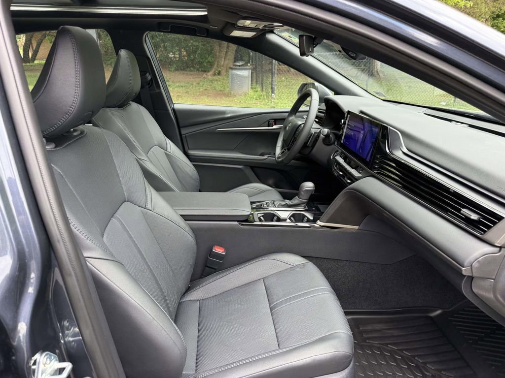 Used 2026 Toyota Camry XSE AWD/4WD image 14