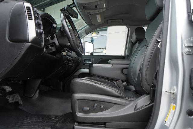 Used 2018 Chevrolet Silverado 1500 LT w/ Max Trailering Package AWD/4WD image 24