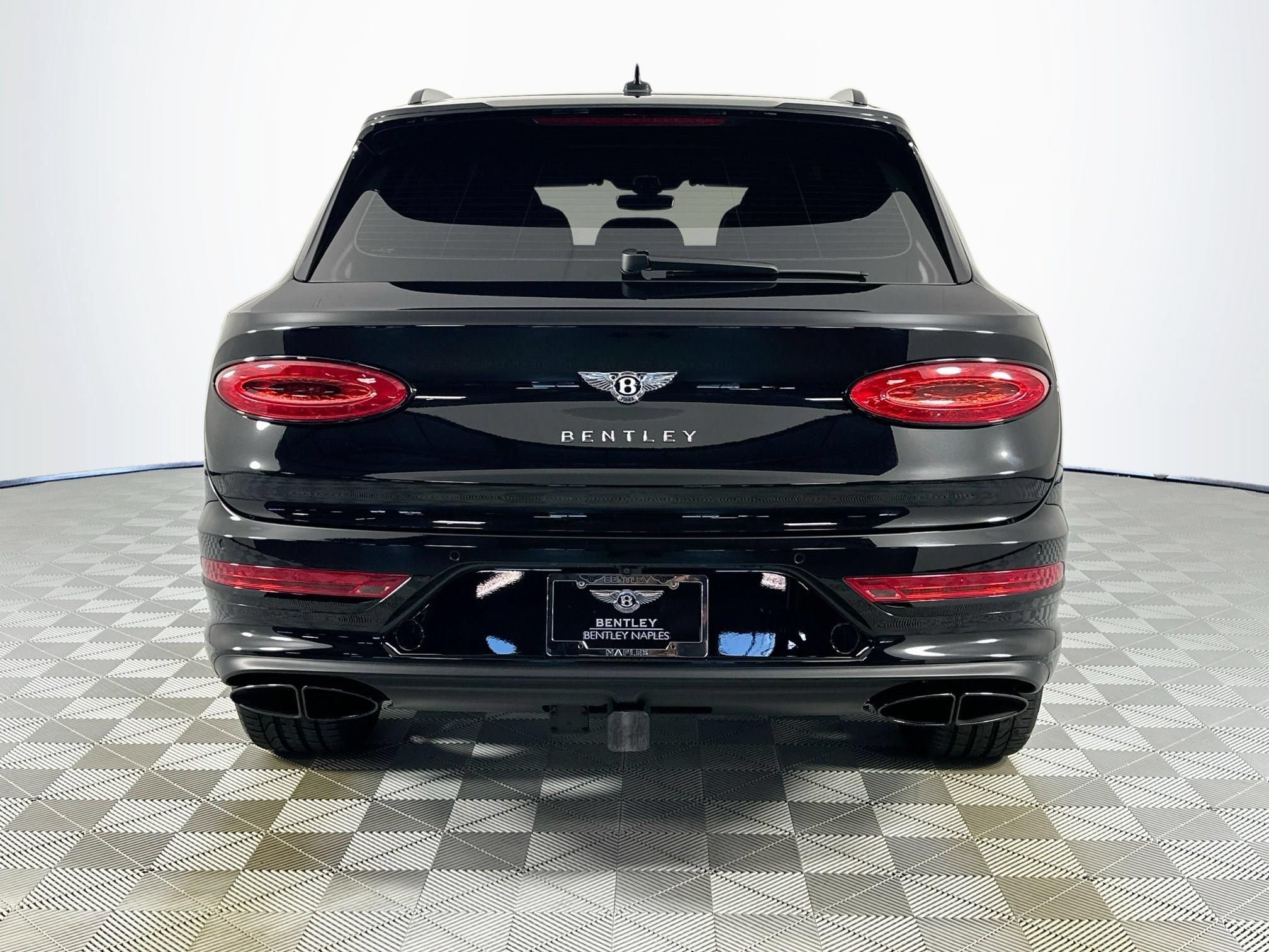 Certified 2024 Bentley Bentayga Extended Wheelbase AWD/4WD image 10