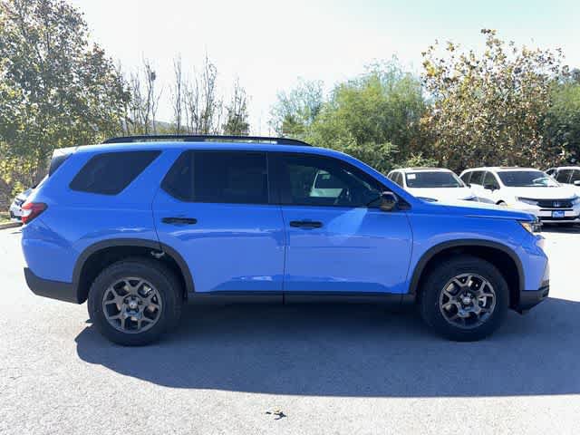 Used 2025 Honda Pilot TrailSport image 4