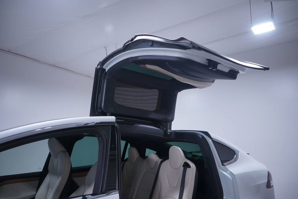 Used 2020 Tesla Model X Long Range image 10