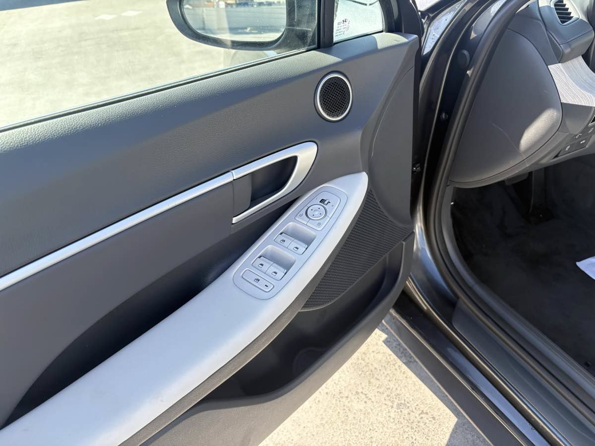 Used 2026 Hyundai Sonata Blue FWD image 19