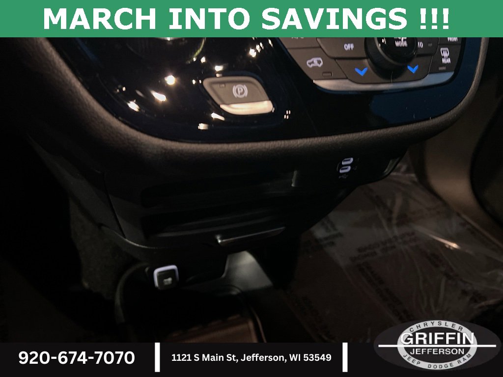 New 2026 Chrysler Pacifica Select image 26