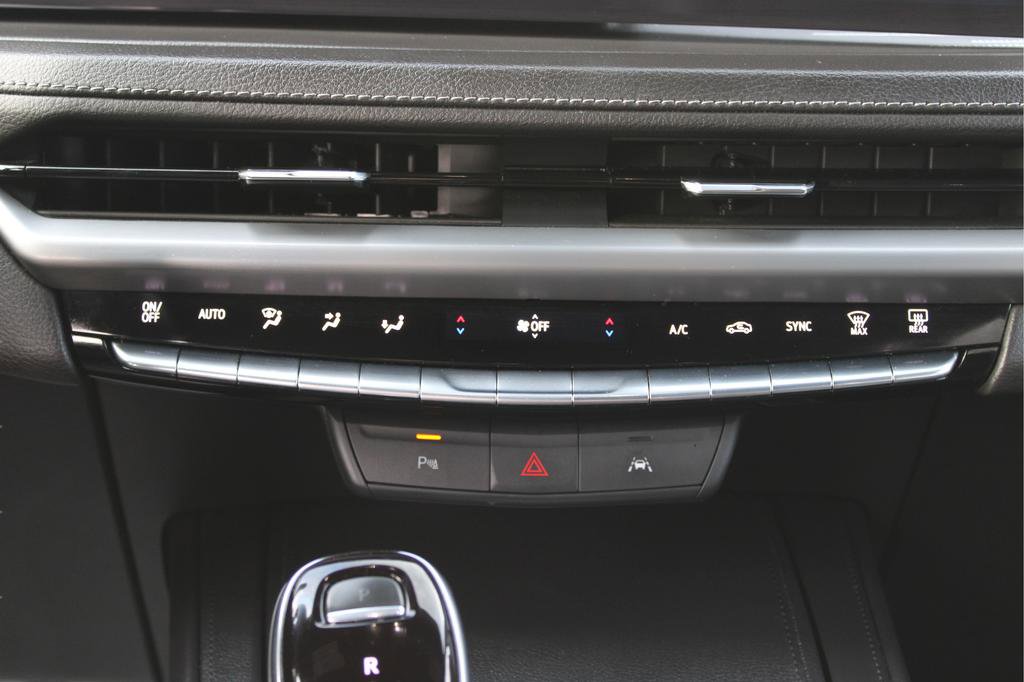 Used 2025 Cadillac XT4 Premium Luxury image 27