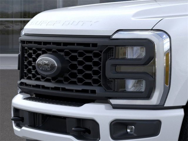New 2025 Ford F250 Lariat w/ Black Appearance Package image 17