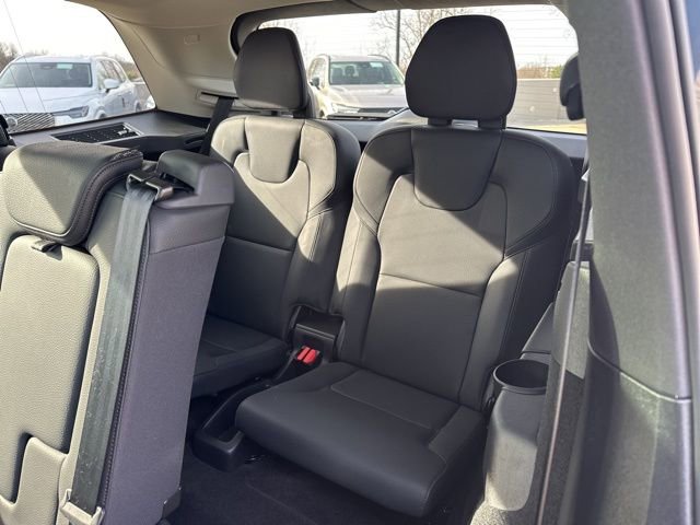 Certified 2023 Volvo XC90 B5 Plus w/ Protection Package Premier image 13
