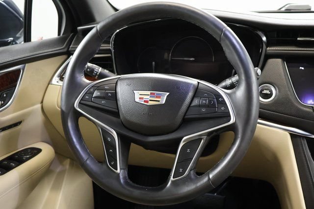 Used 2017 Cadillac XT5 Premium Luxury AWD/4WD image 16