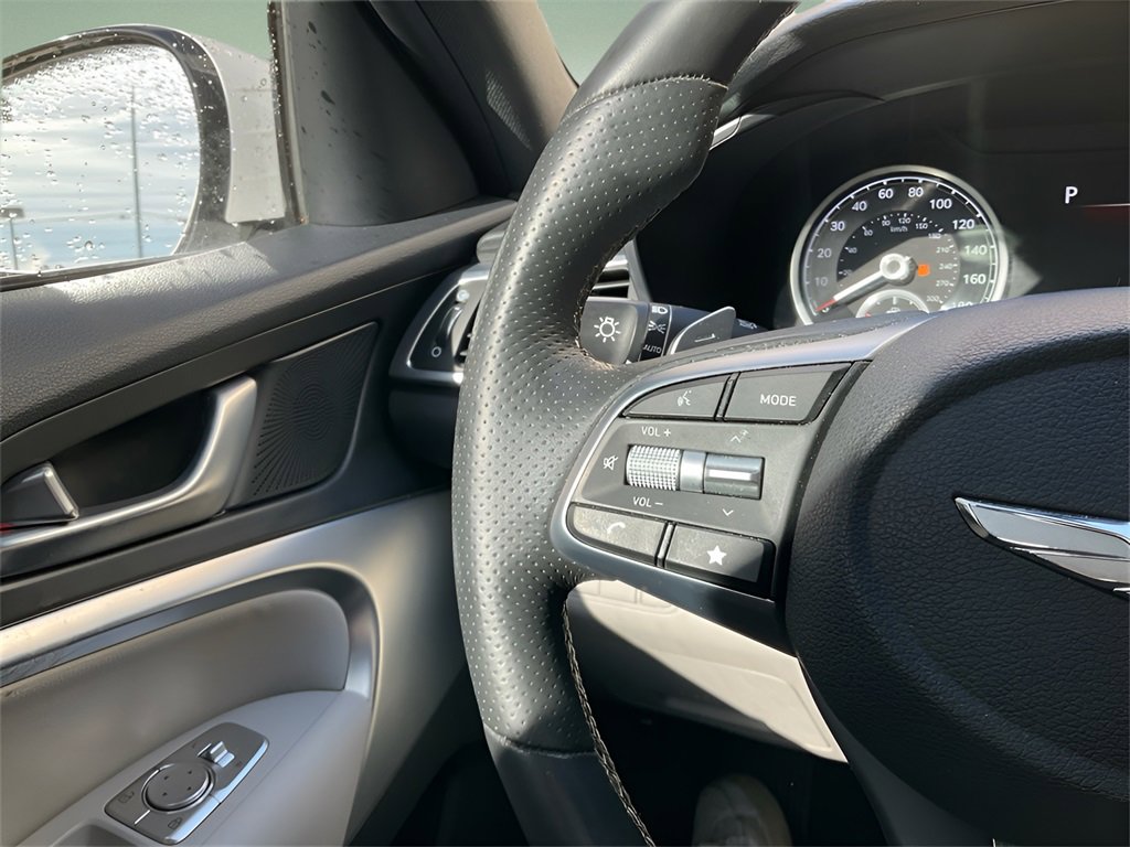 Used 2023 Genesis G70 2.0T image 26