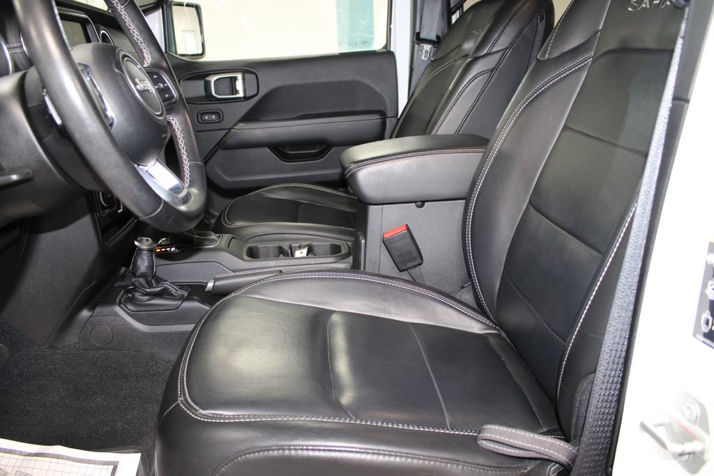 Used 2023 Jeep Wrangler Unlimited Sahara w/ Cold Weather Group AWD/4WD image 21