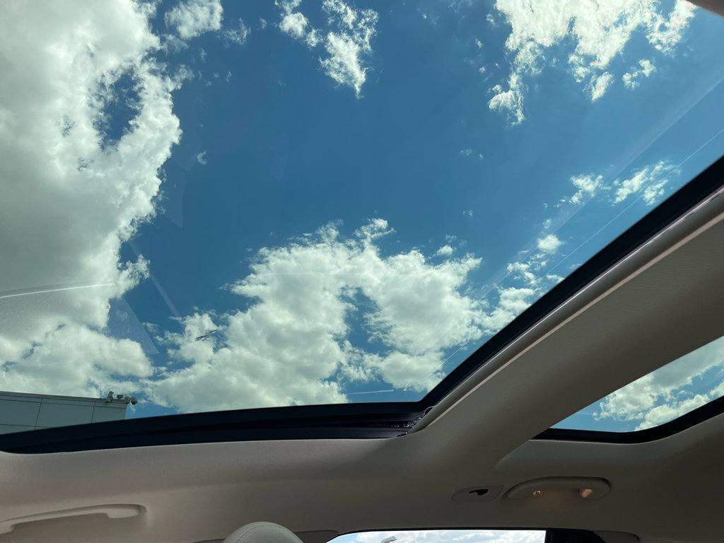 Used 2021 Mercedes-Benz GLC 300 4MATIC image 32