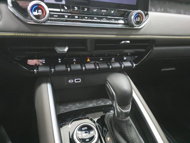 Certified 2024 Chevrolet Colorado ZR2 w/ Safety Package image 24