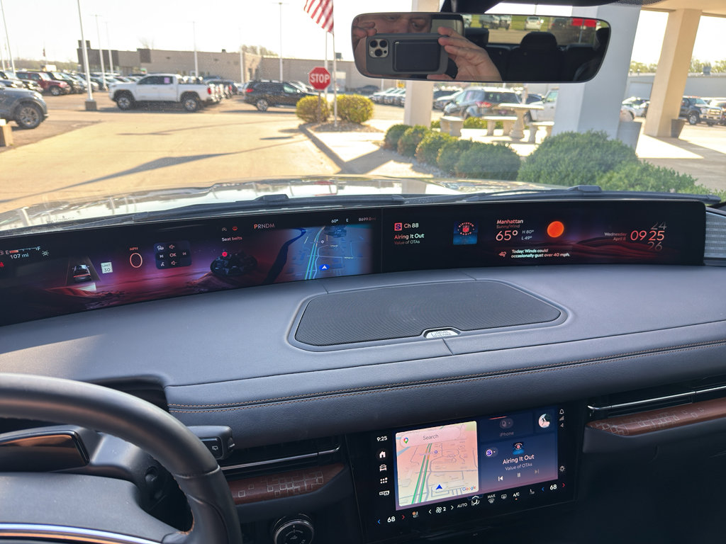 Used 2025 Lincoln Navigator Black Label image 15